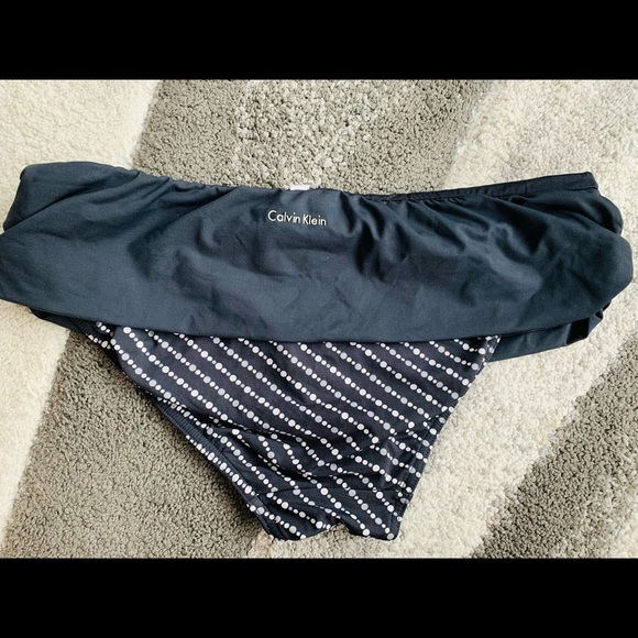 Calvin Klein 2 piece swimsuit - Picture 3 of 4